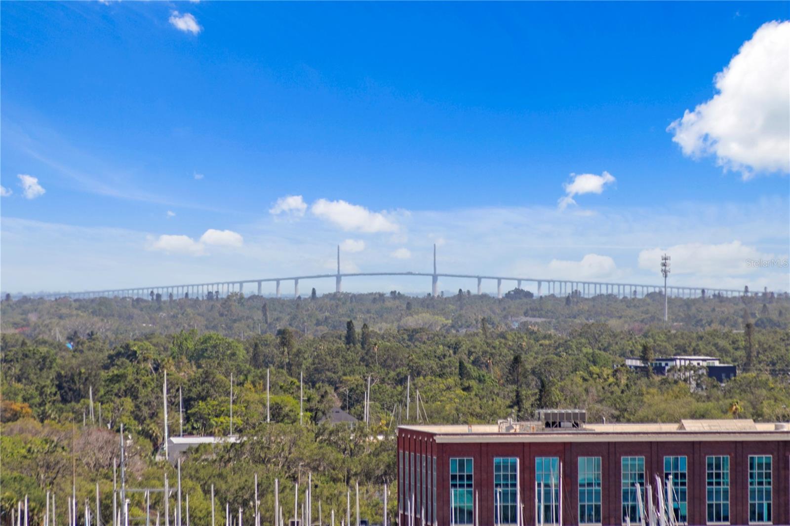 SALVADOR THE CONDO - Residential