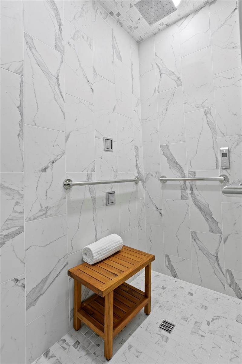 SALVADOR THE CONDO - Residential