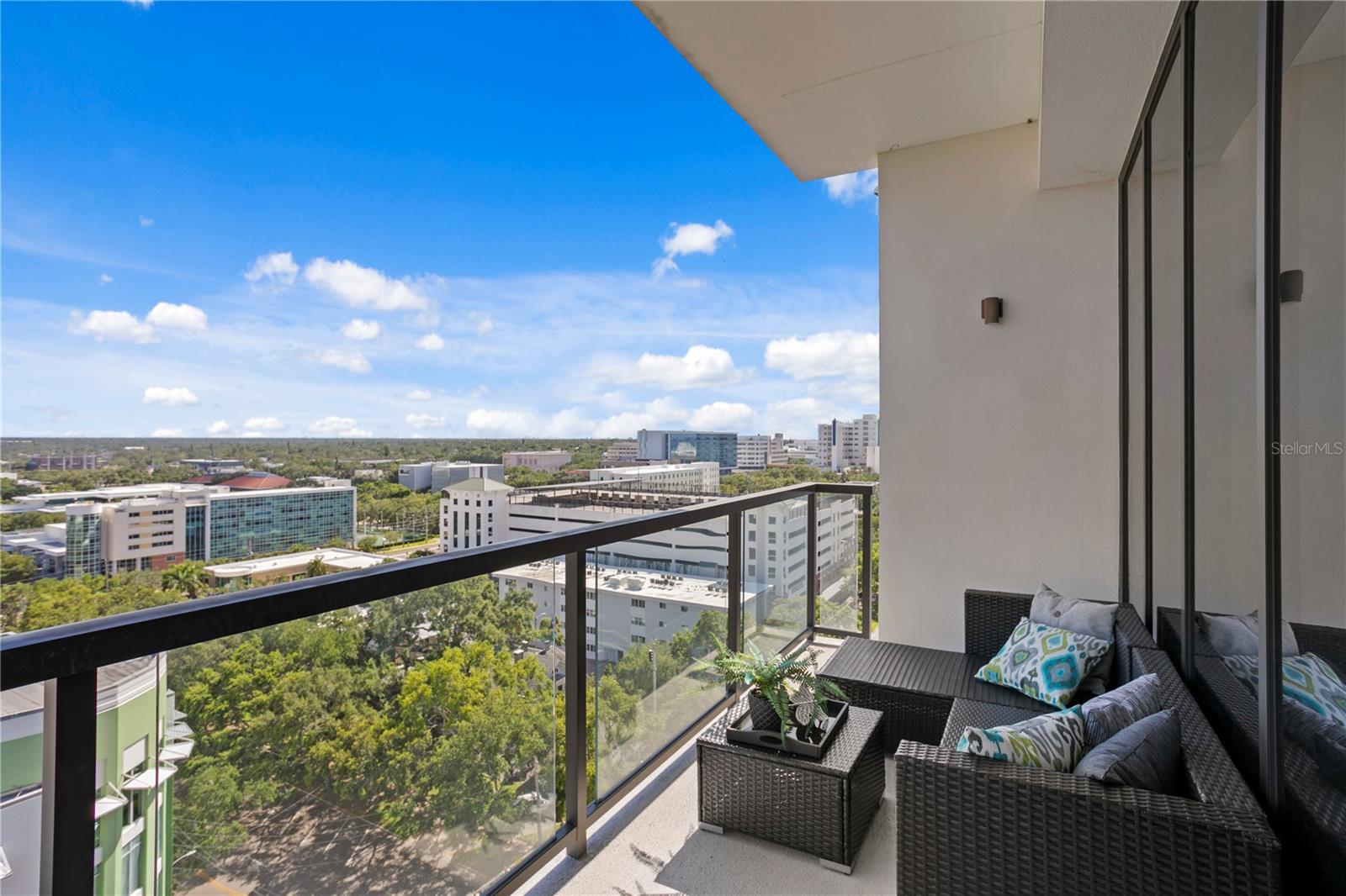 SALVADOR THE CONDO - Residential