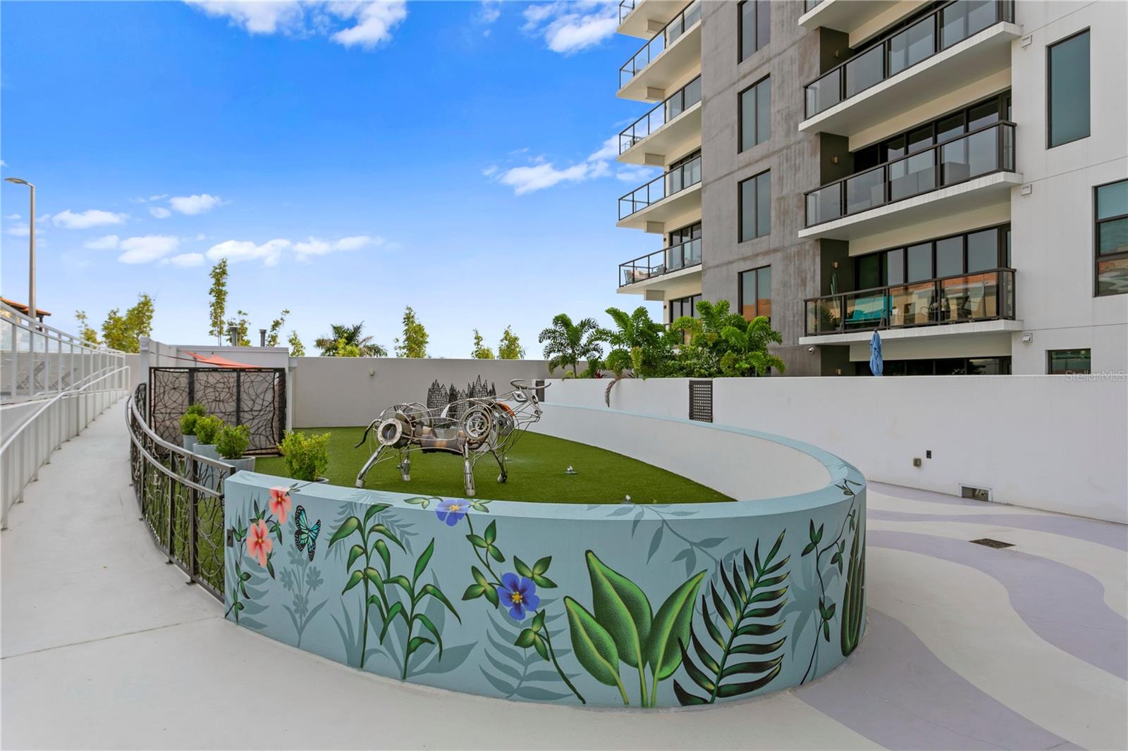 SALVADOR THE CONDO - Residential