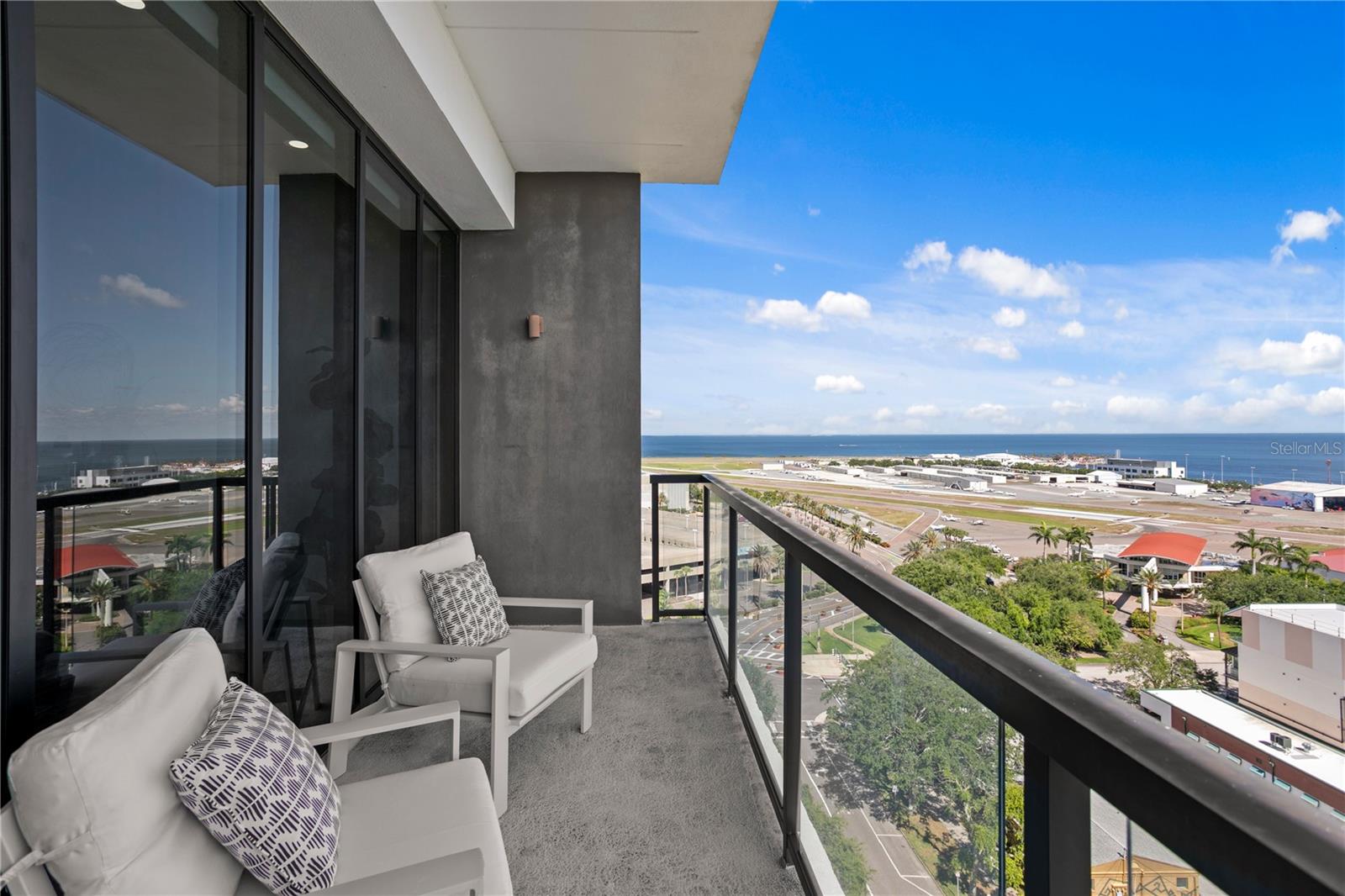 SALVADOR THE CONDO - Residential