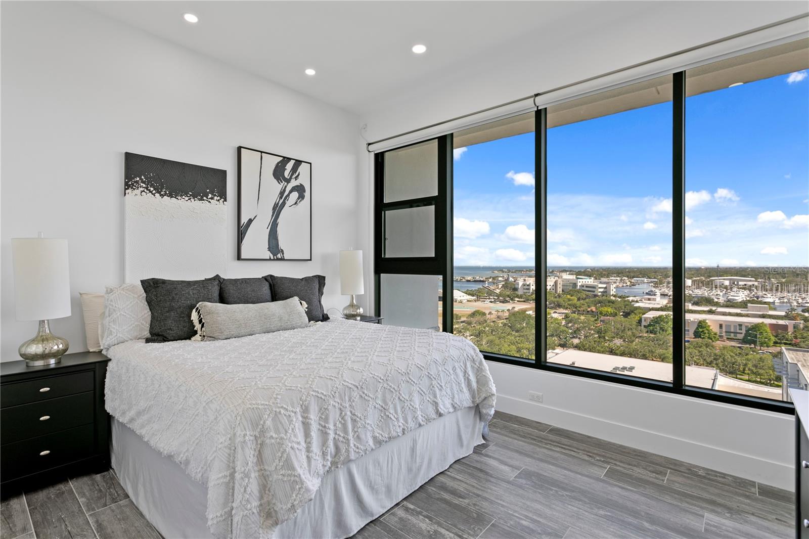 SALVADOR THE CONDO - Residential