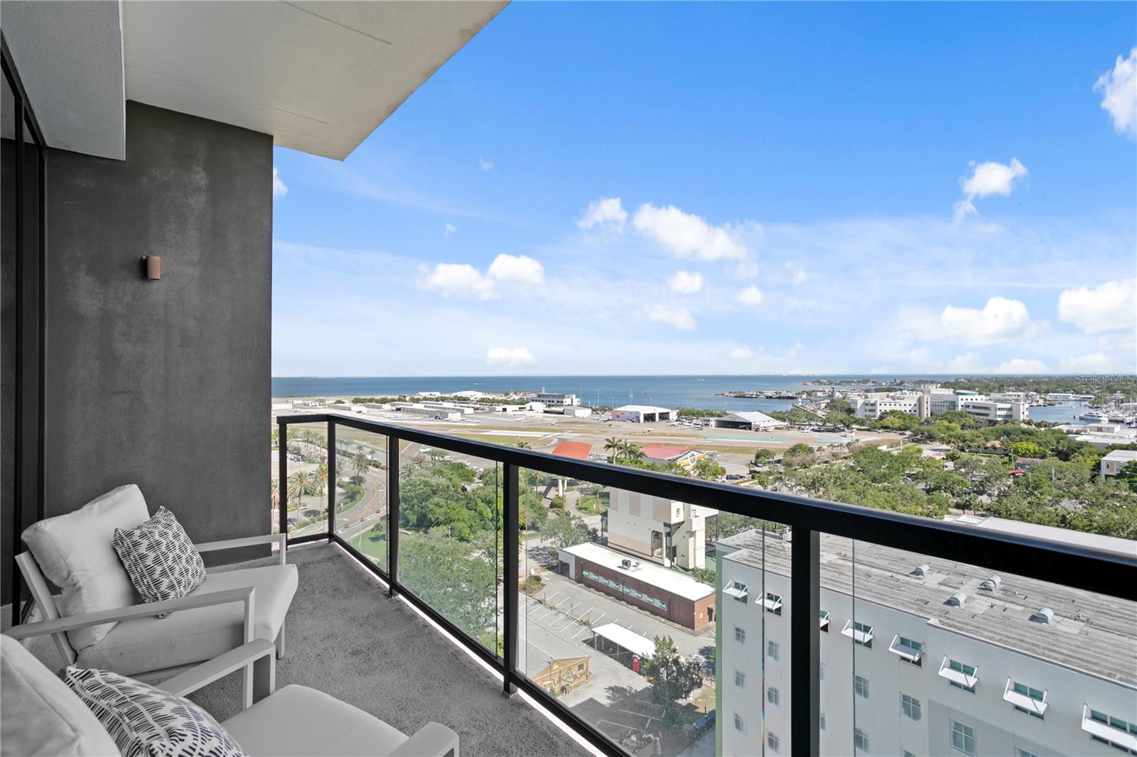 SALVADOR THE CONDO - Residential