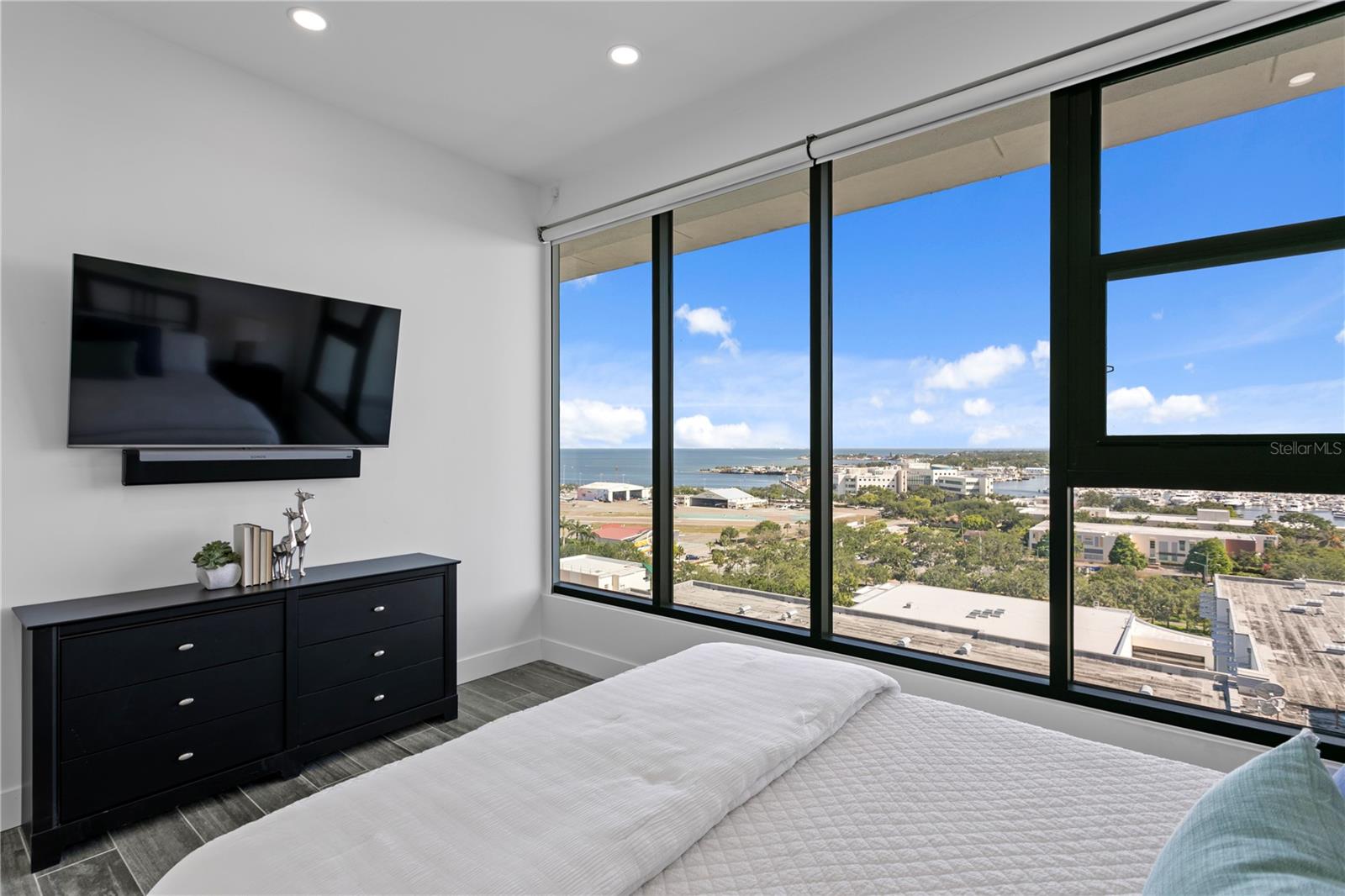 SALVADOR THE CONDO - Residential