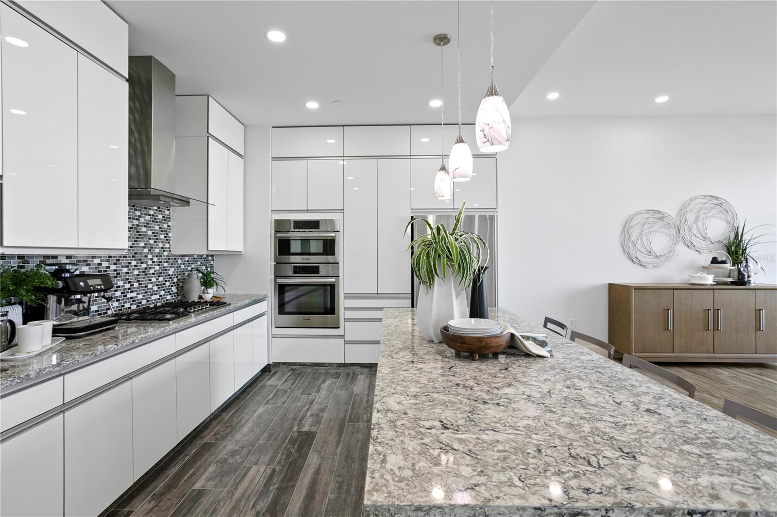 SALVADOR THE CONDO - Residential