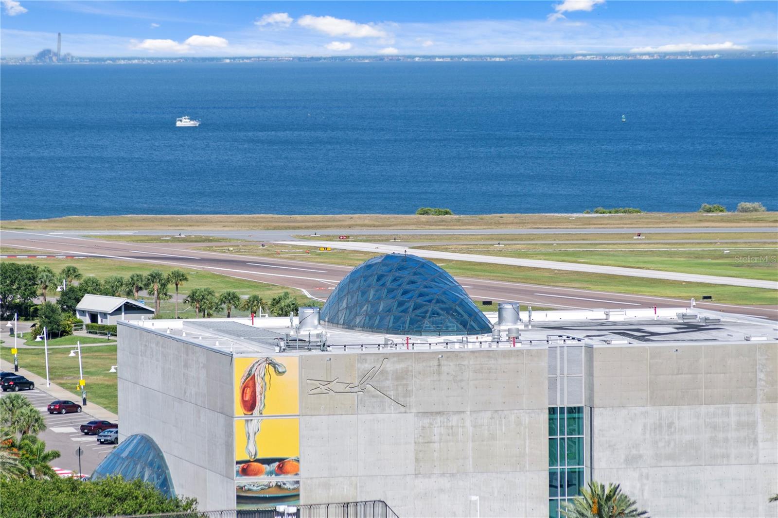 SALVADOR THE CONDO - Residential