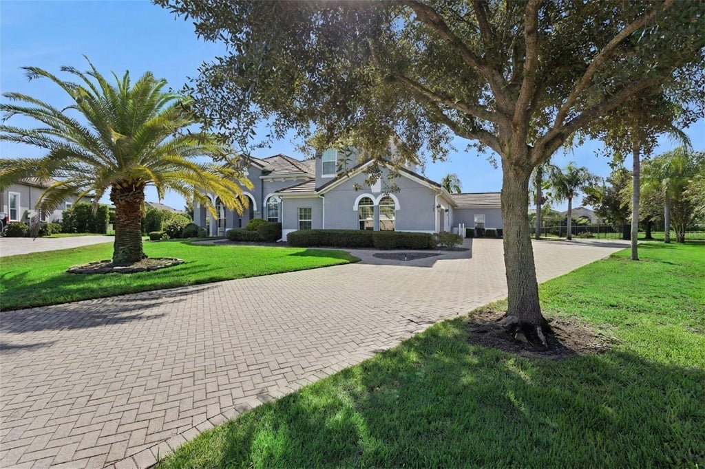 Photo of 3065 Murano Court, Mount Dora, FL 32757 (MLS # G5117501)