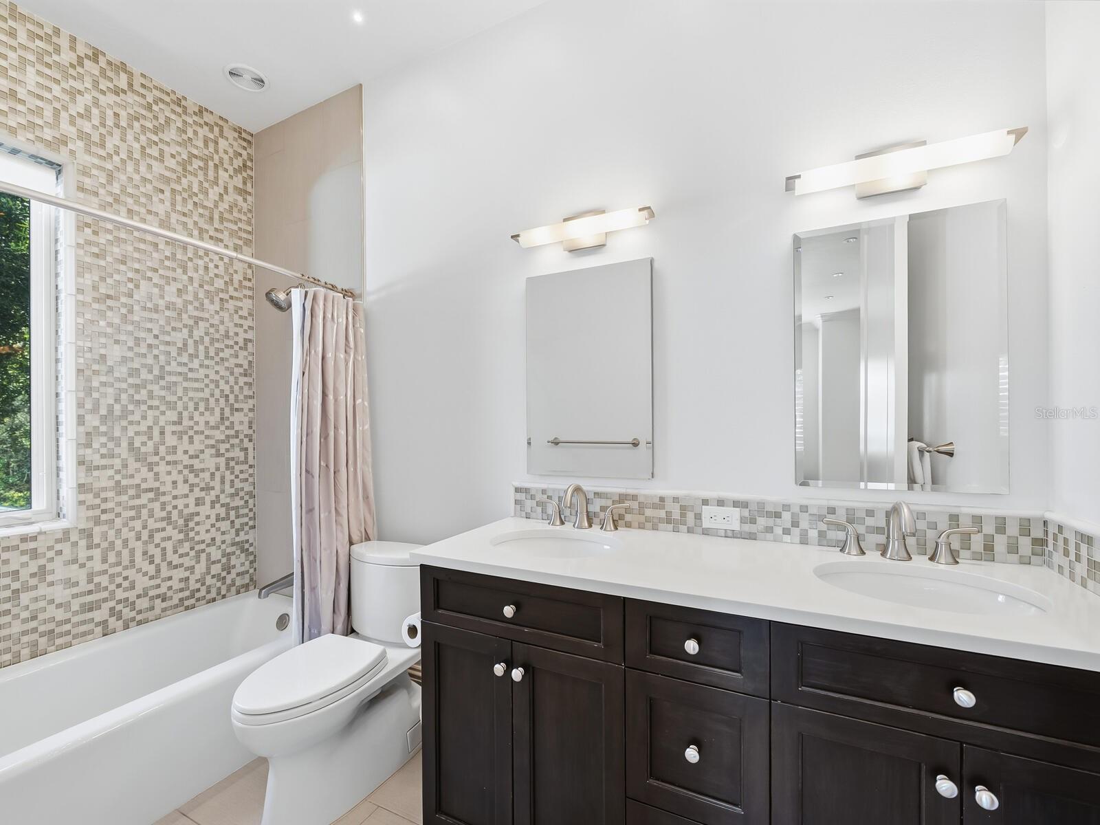 CHEROKEE PARK - Residential