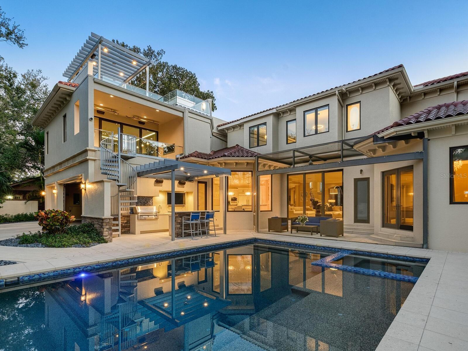 CHEROKEE PARK - Residential