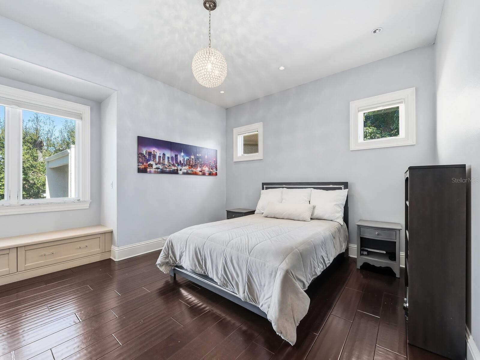 CHEROKEE PARK - Residential