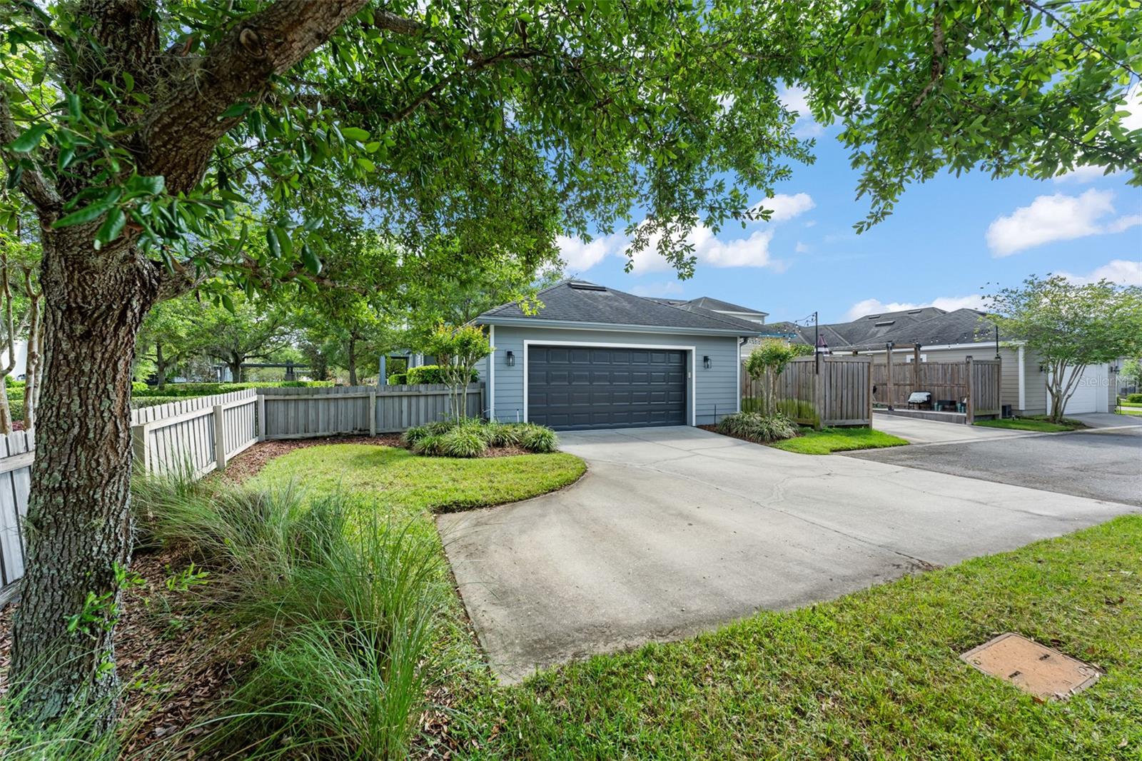 LAUREATE PARK - Residential