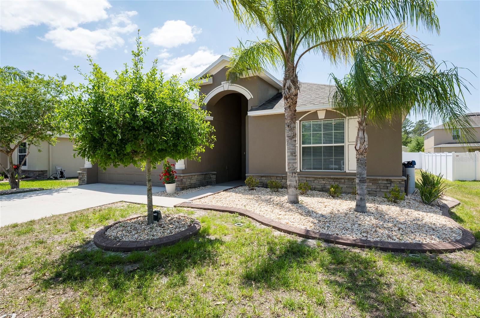 18353 BRIAR OAKS DRIVE
