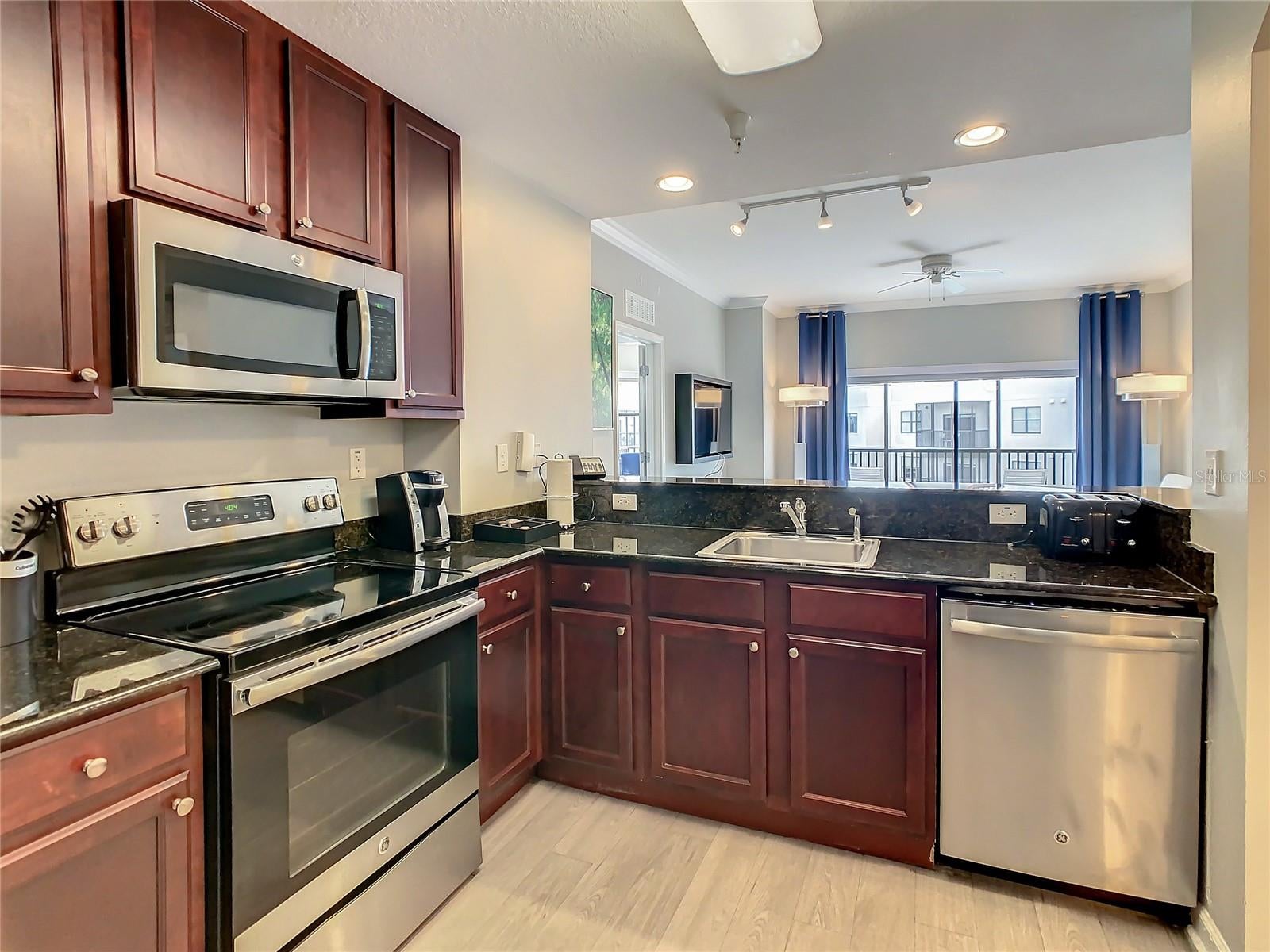 14501 GROVE RESORT AVE 1707