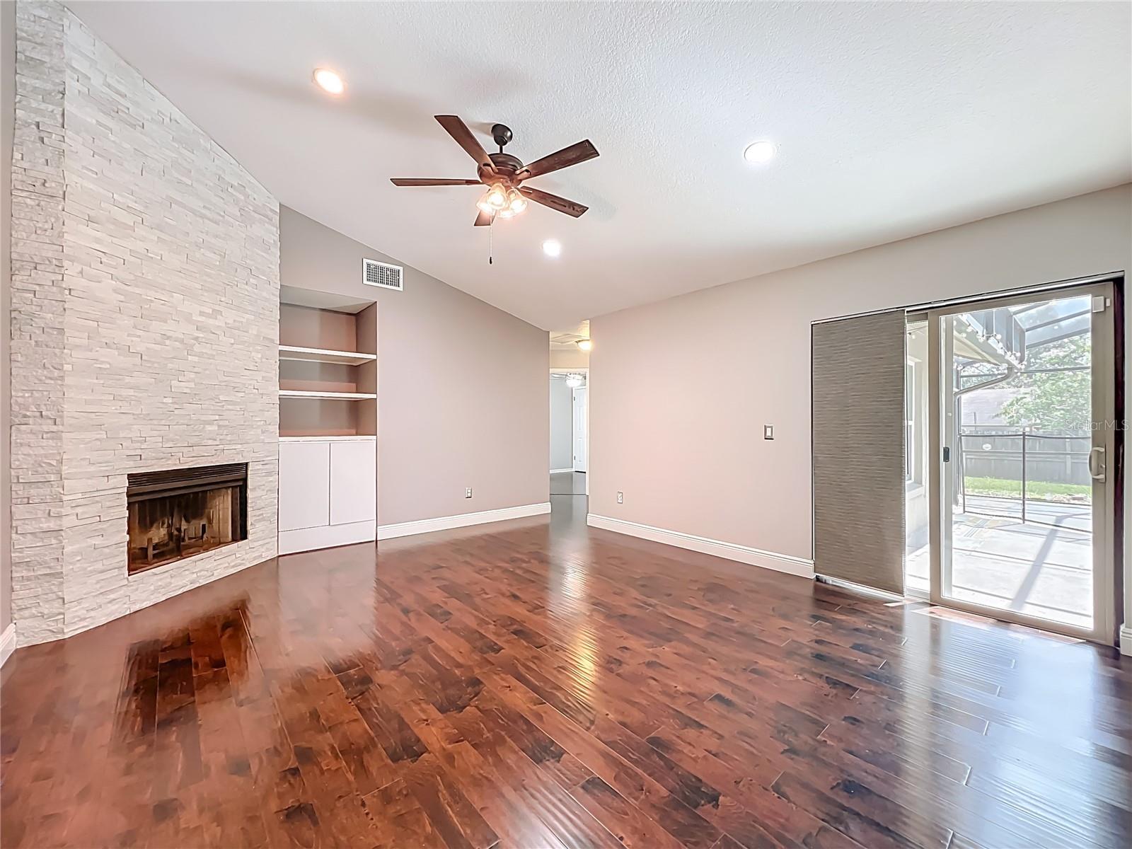 SILVER WOODS PH 01 - Residential Lease