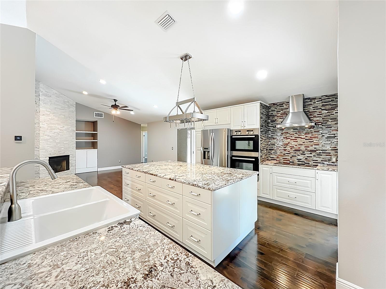 SILVER WOODS PH 01 - Residential Lease