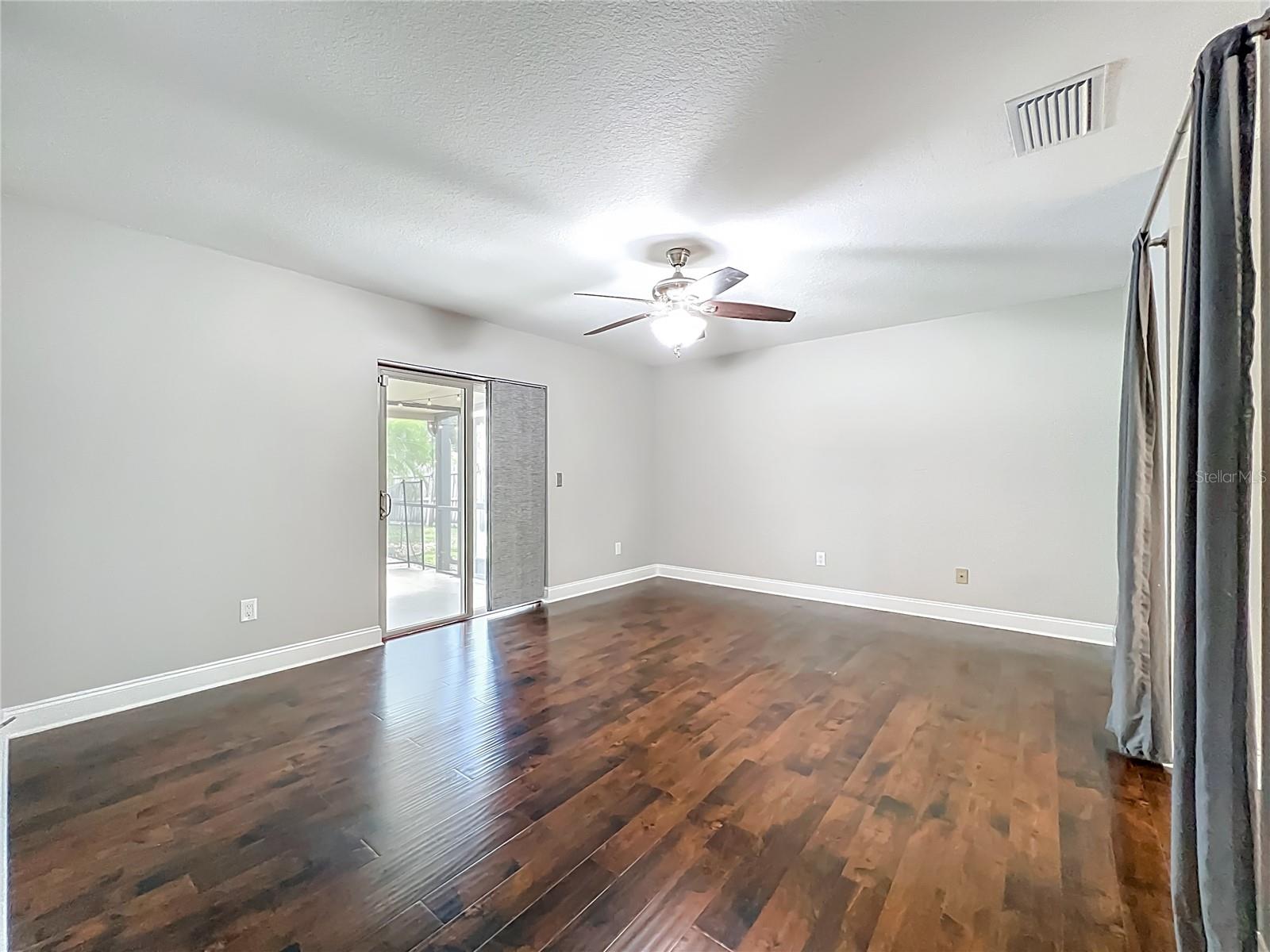 SILVER WOODS PH 01 - Residential Lease