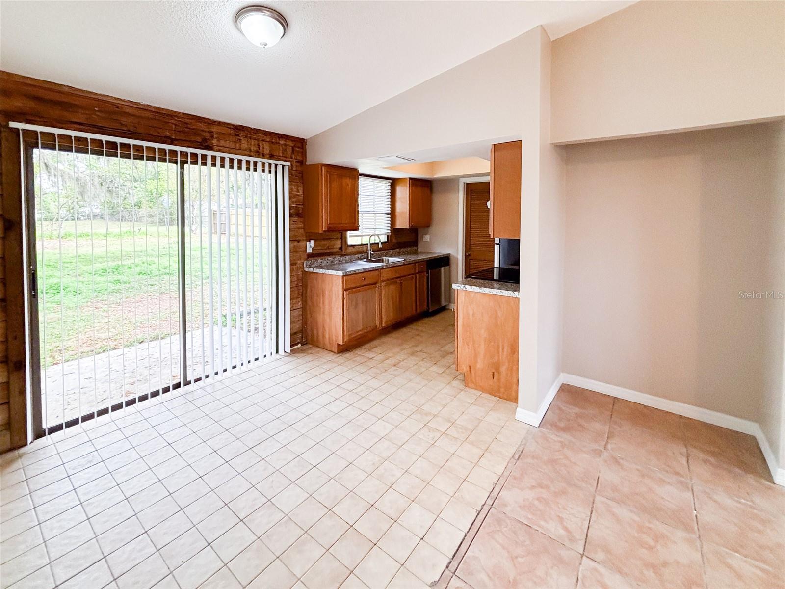 KINGSWAY DOWNS UNIT THREE - Residential