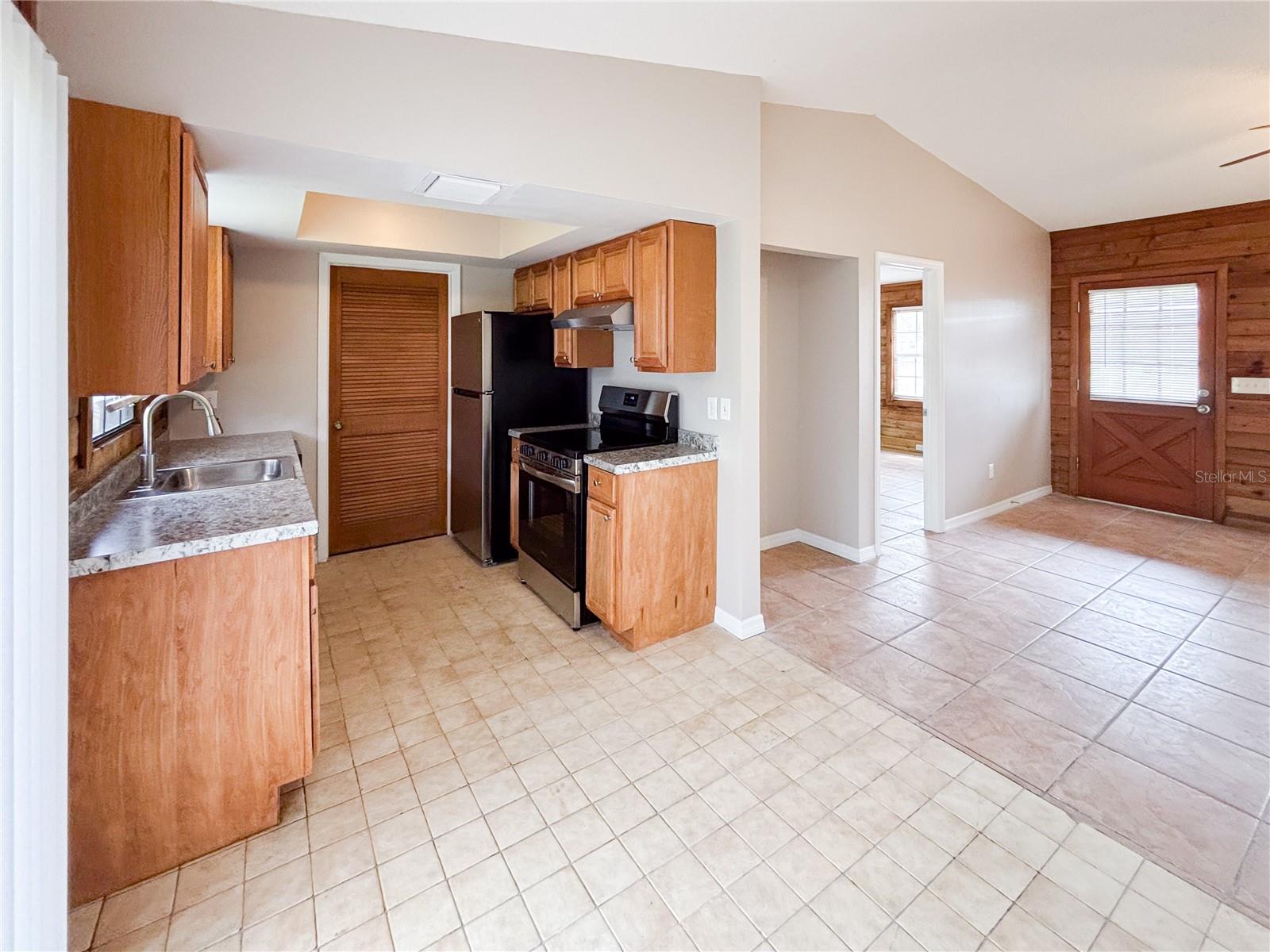 KINGSWAY DOWNS UNIT THREE - Residential