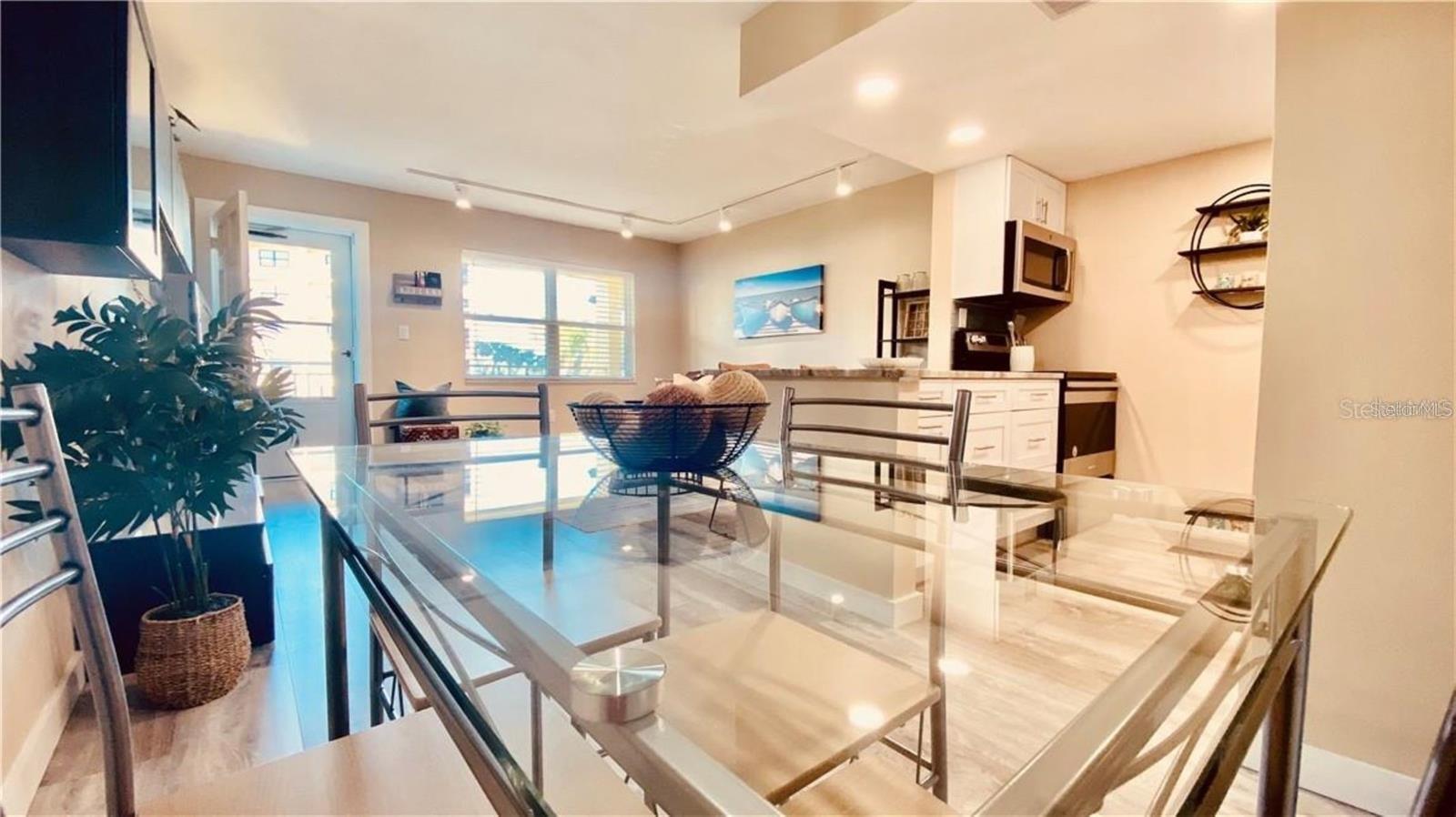 WESTWIND CONDO APTS - Residential