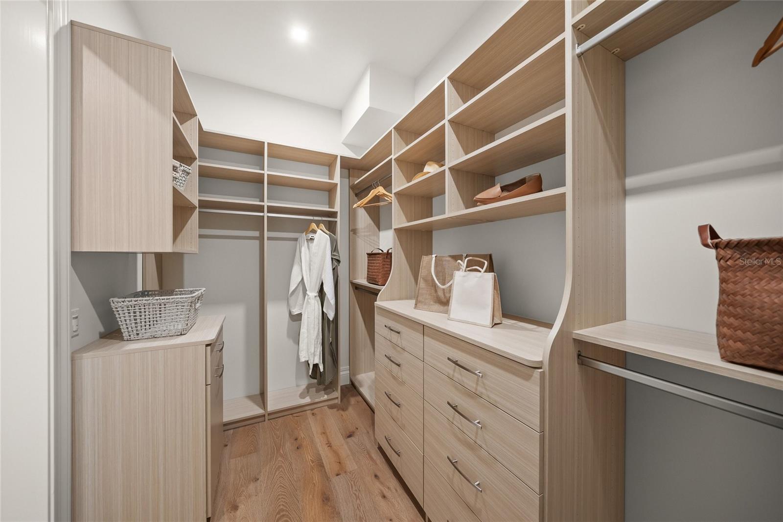KENTWOOD ESTATES - Residential