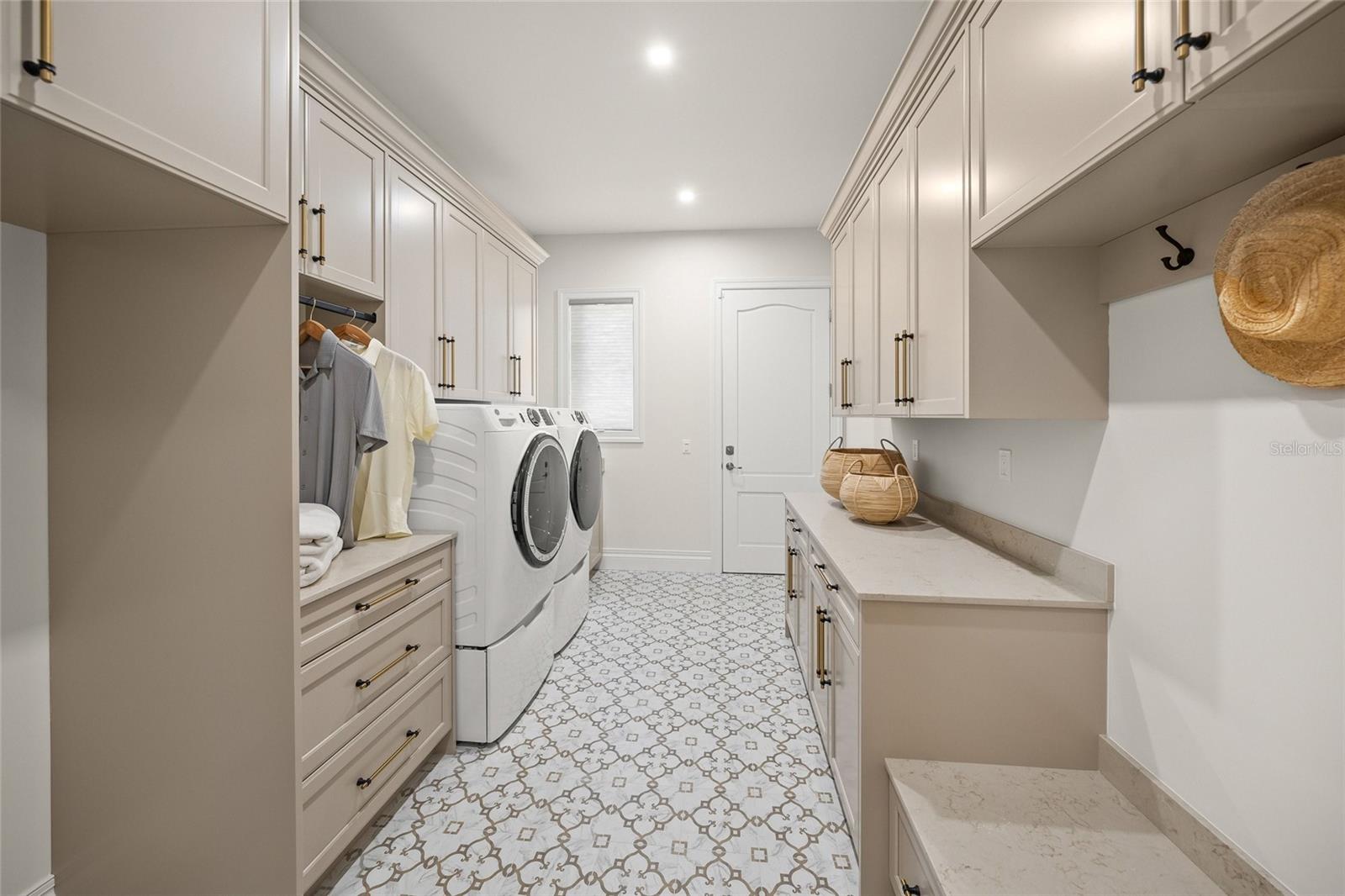 KENTWOOD ESTATES - Residential
