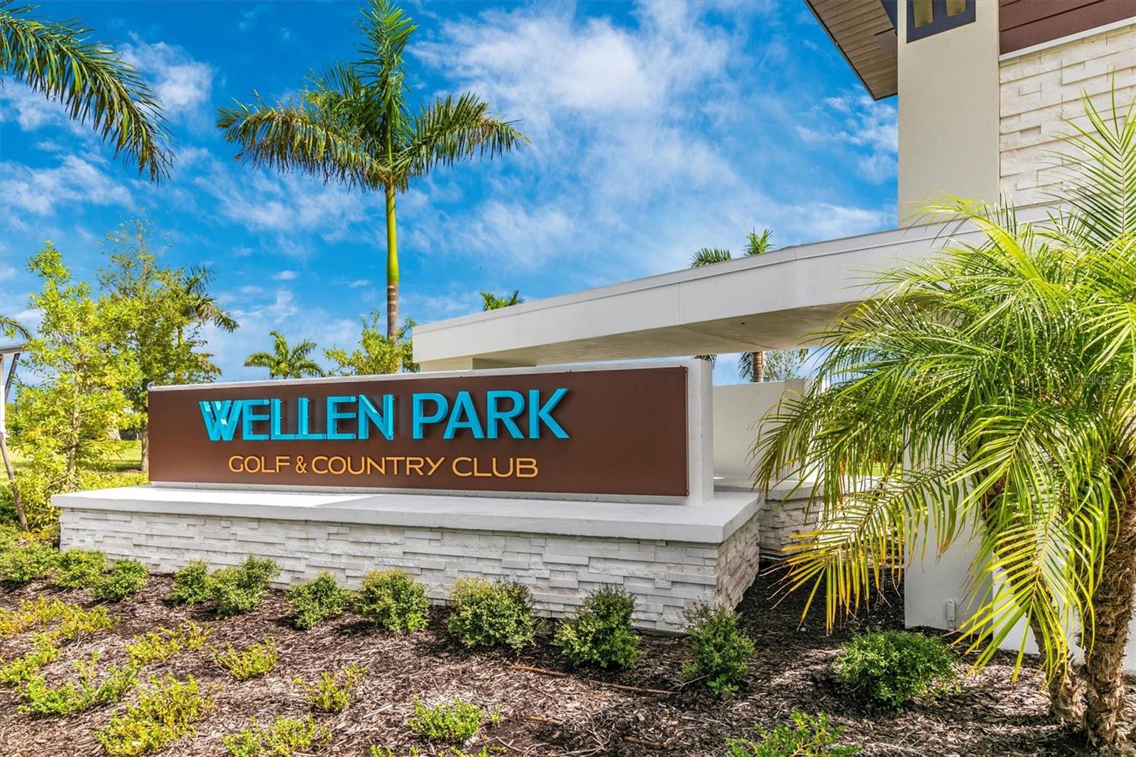 WELLEN PARK GOLF & COUNTRY CLUB - Residential