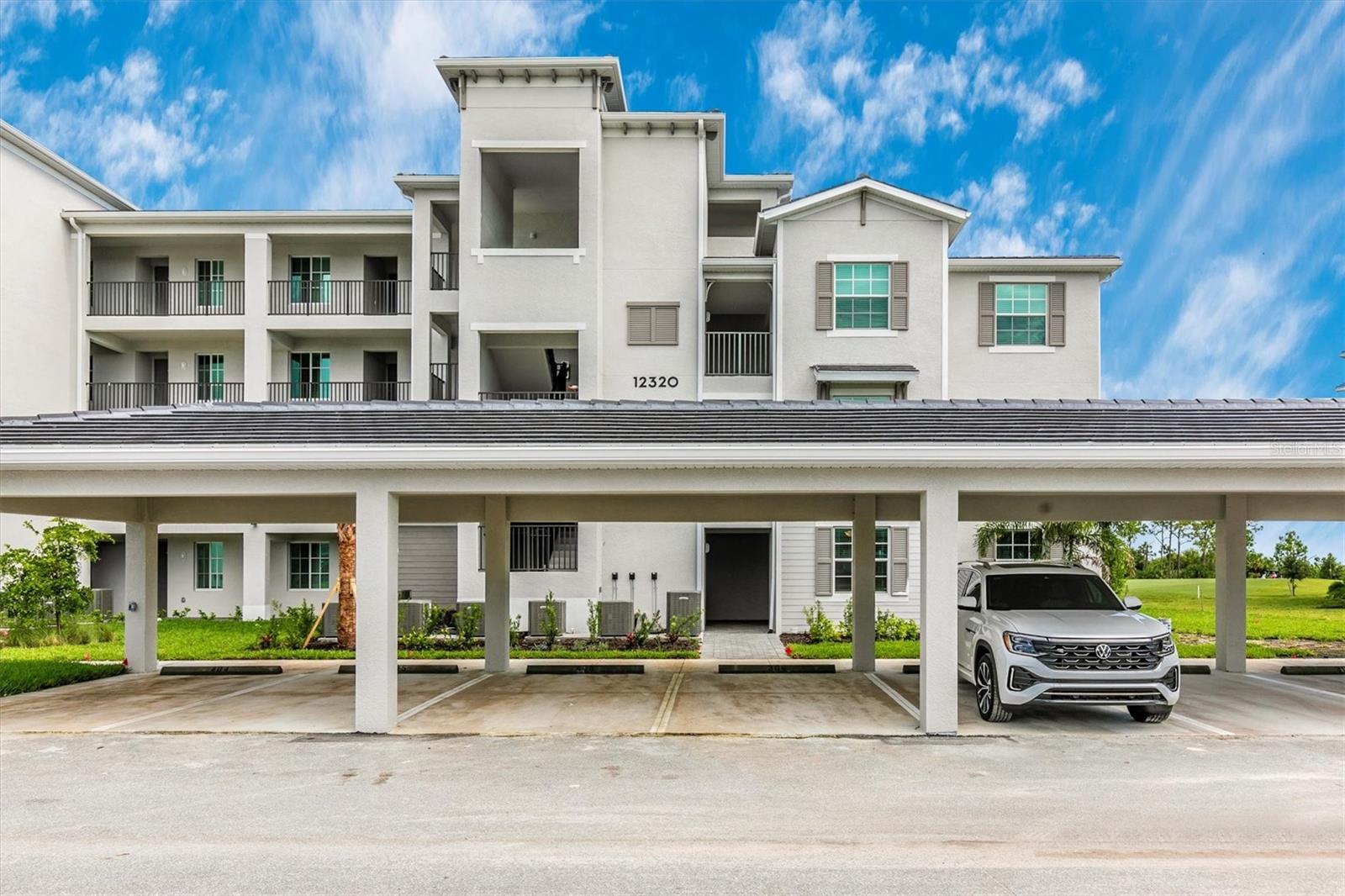 WELLEN PARK GOLF & COUNTRY CLUB - Residential