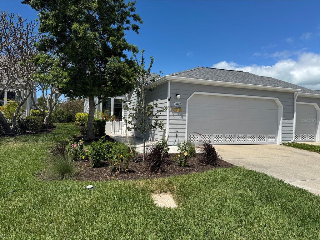 Photo of 1250 Spoonbill Landings Circle, Bradenton, FL 34209 (MLS # J999788)