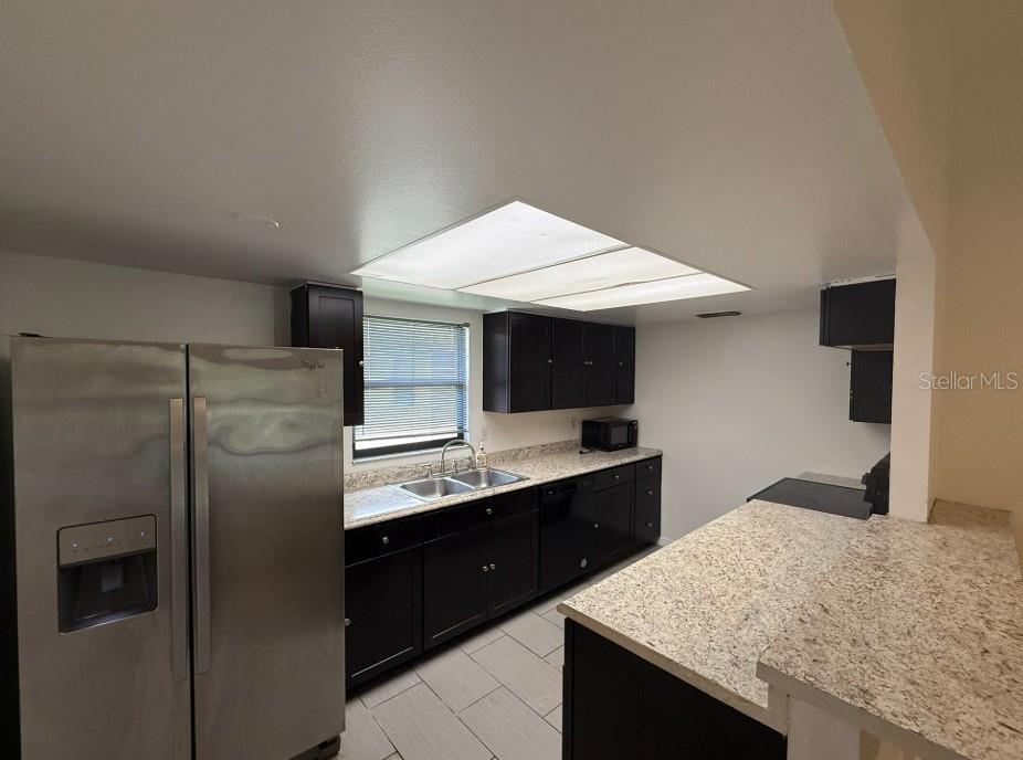 FLORIDA PALMS 2 - Residential Lease