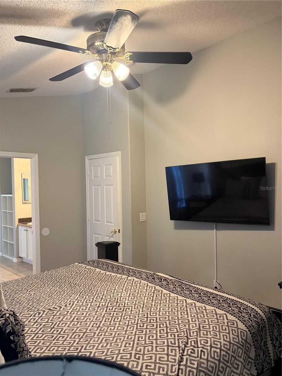 INDIAN CREEK - Residential