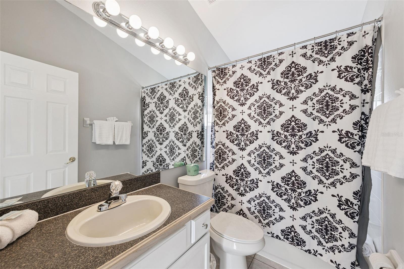 INDIAN CREEK - Residential