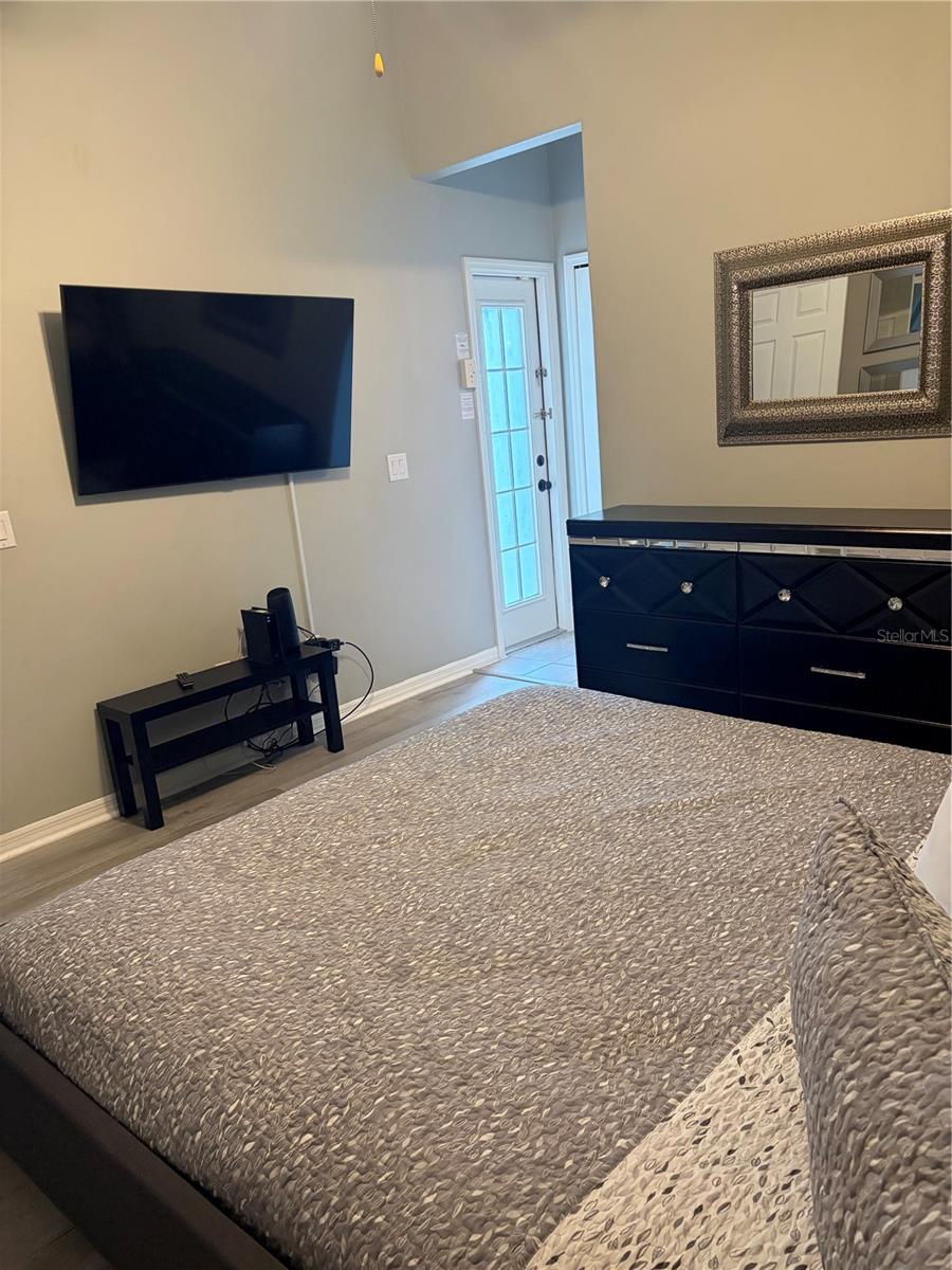 INDIAN CREEK - Residential