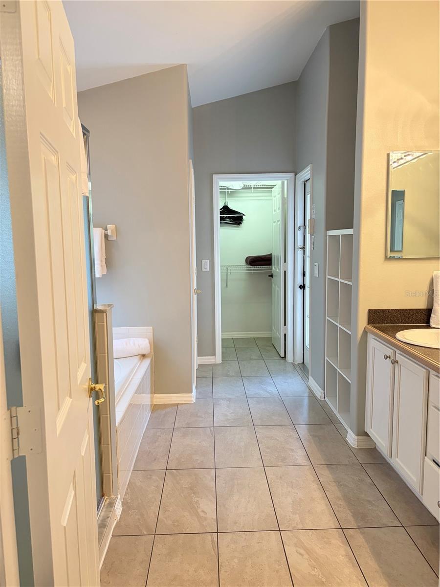 INDIAN CREEK - Residential