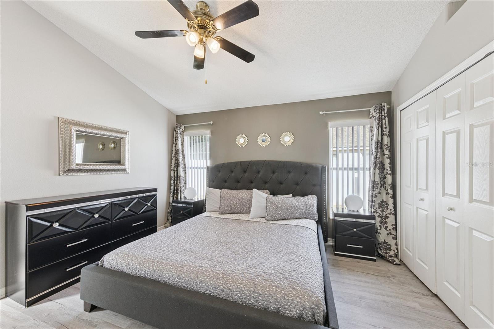 INDIAN CREEK - Residential