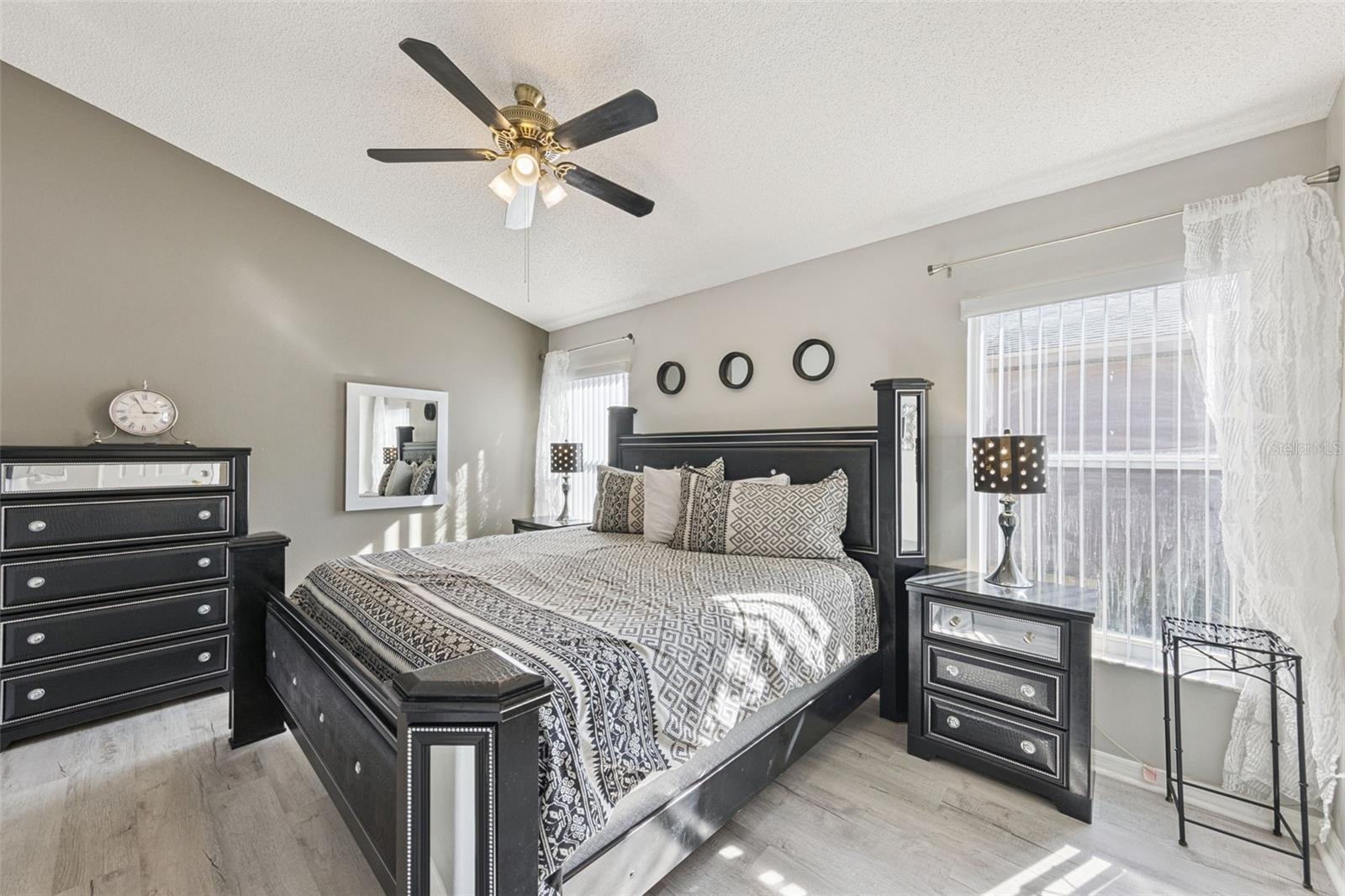 INDIAN CREEK - Residential