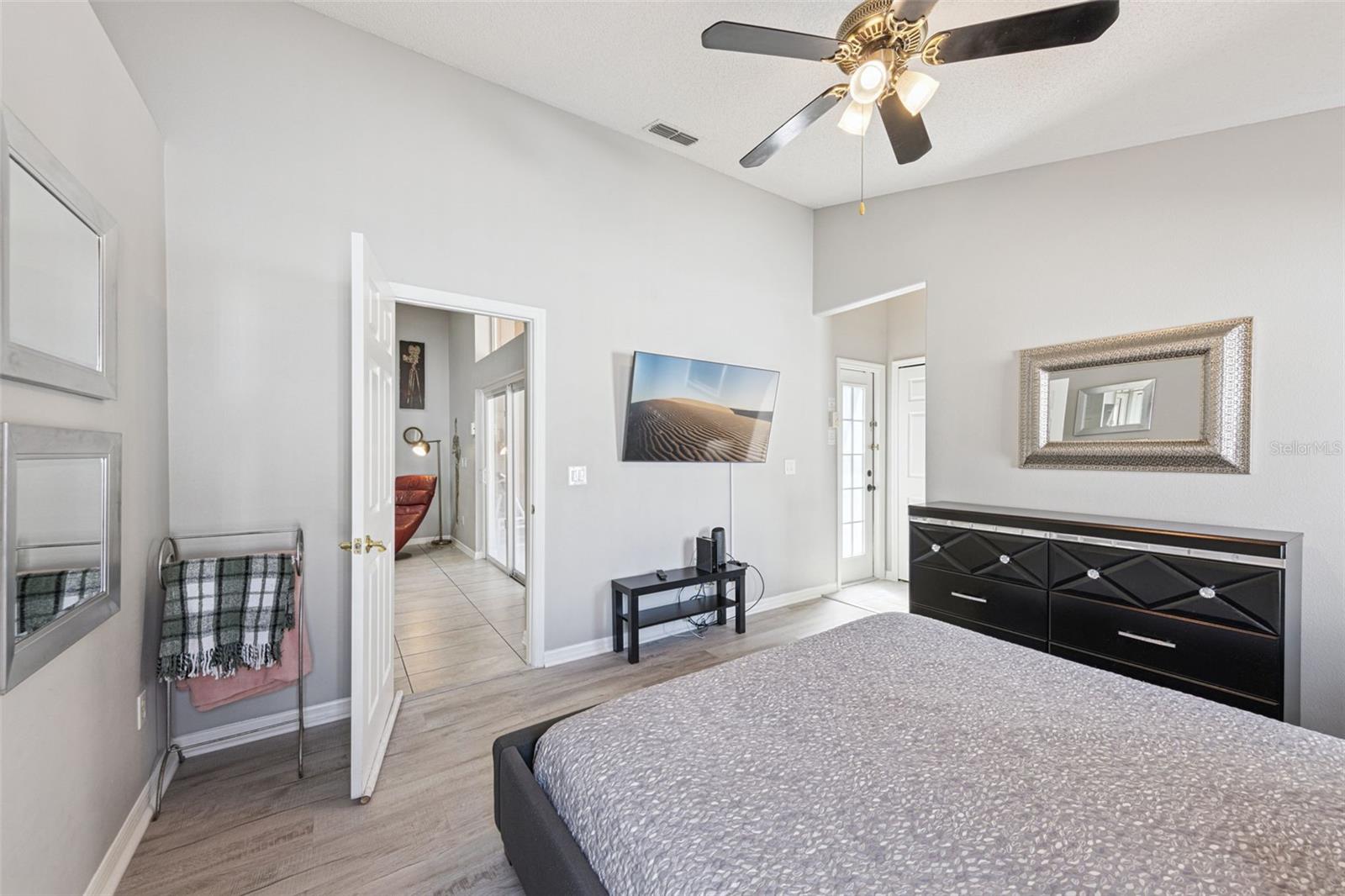 INDIAN CREEK - Residential