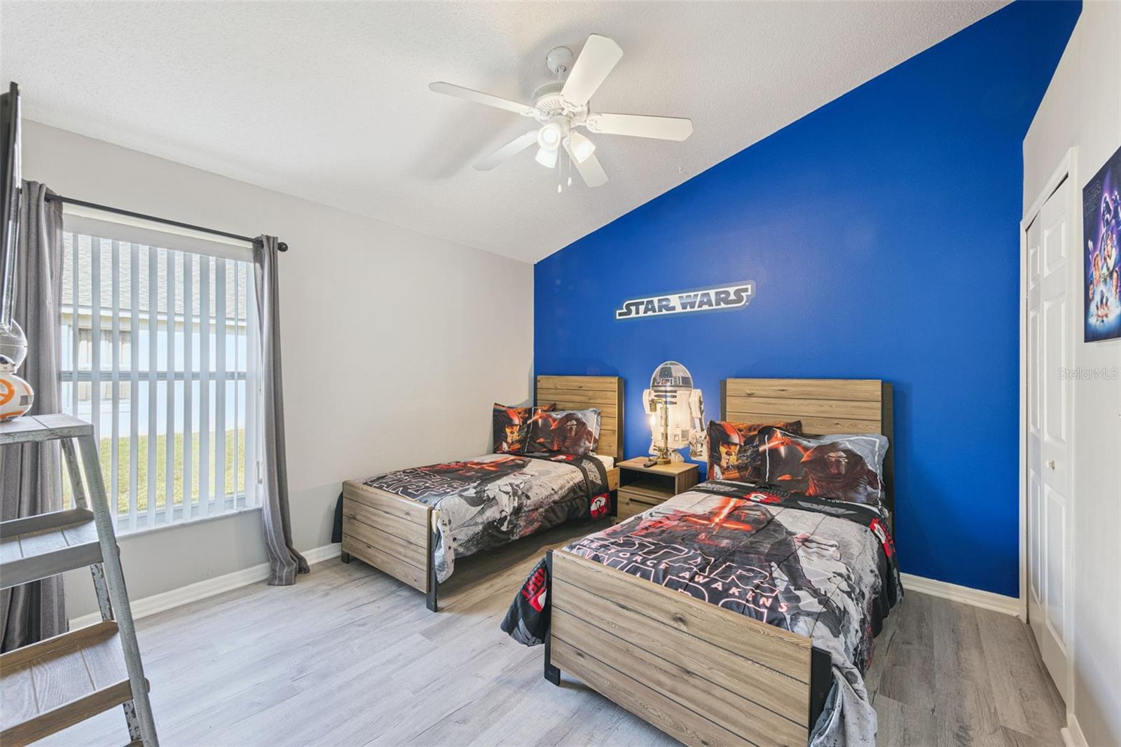 INDIAN CREEK - Residential