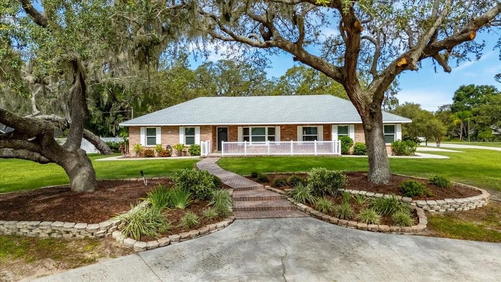 Photo of 11301 Donneymoor Drive, Riverview, FL 33569 (MLS # TB8402916)