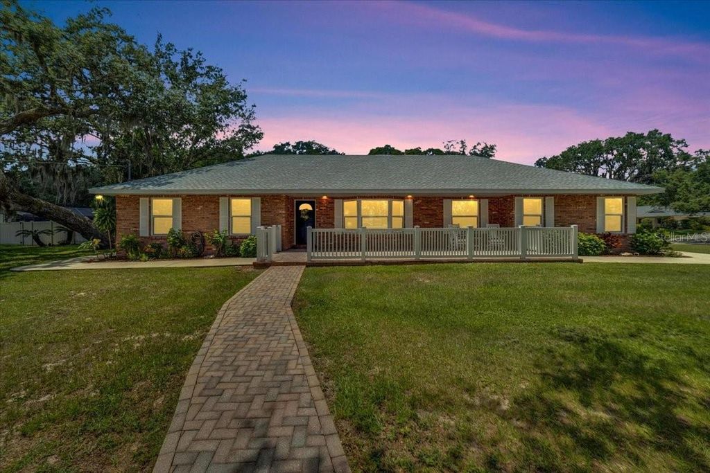 Photo of 11301 Donneymoor Drive, Riverview, FL 33569 (MLS # TB8402916)