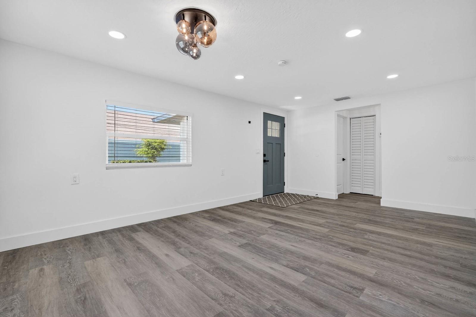 246 WILLOW PLACE