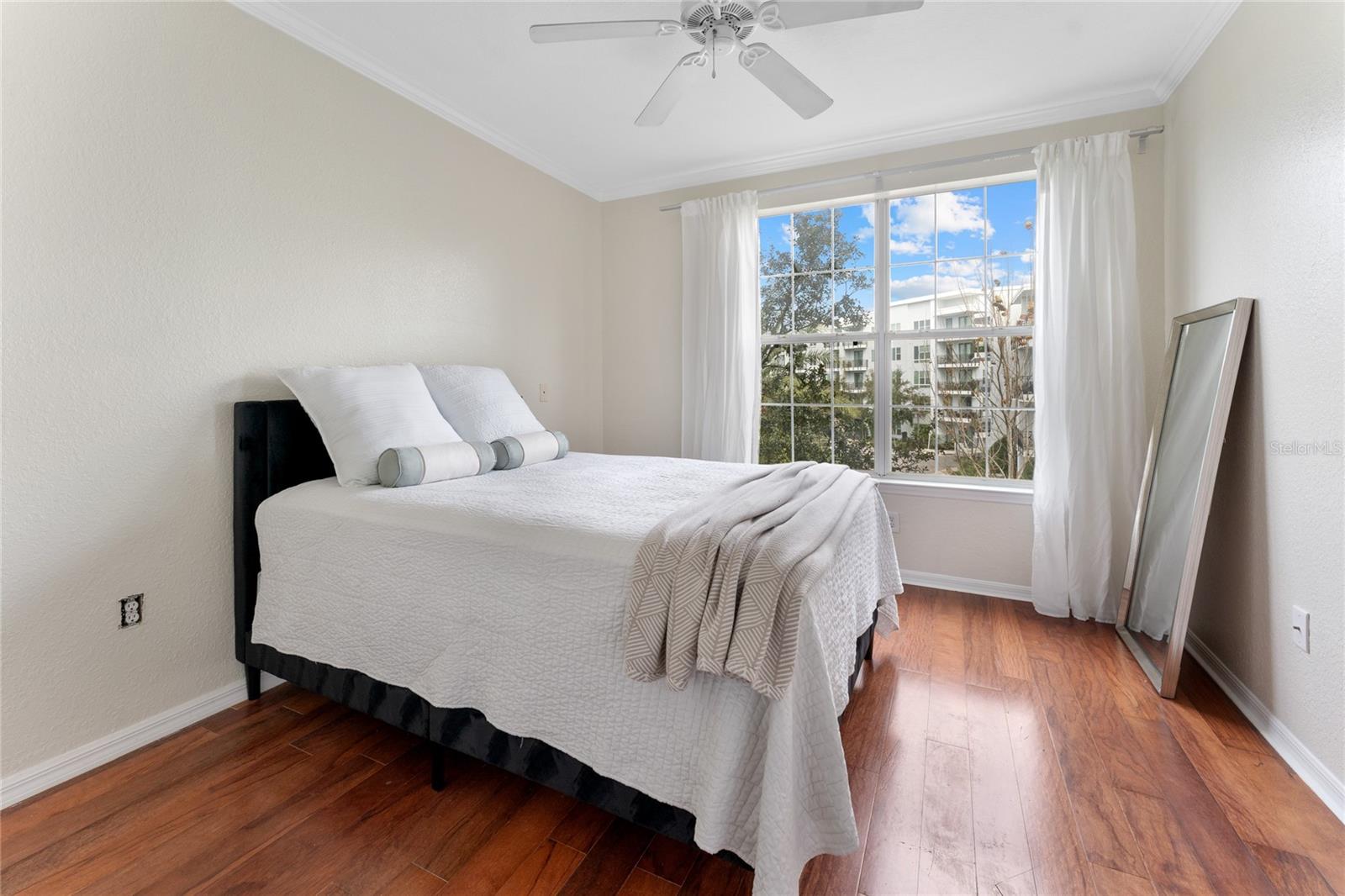 VILLA SONOMA AT INTERNATIONAL - Residential Lease