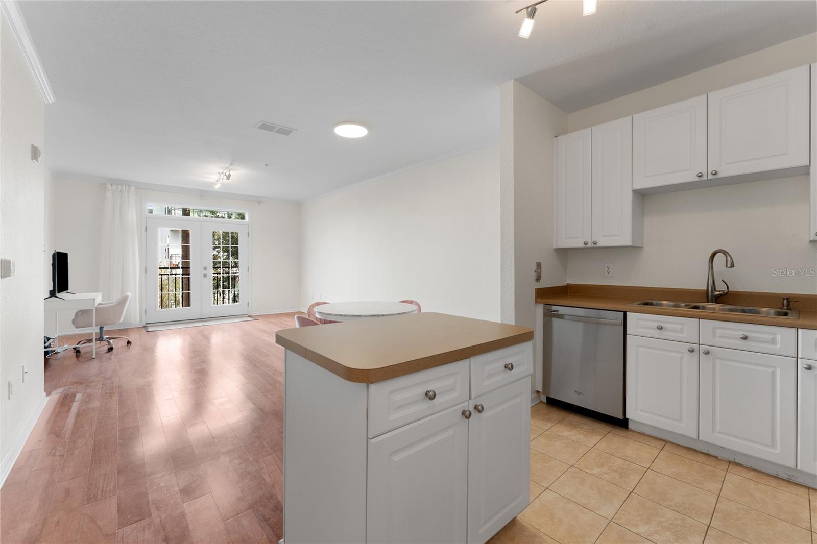 VILLA SONOMA AT INTERNATIONAL - Residential Lease