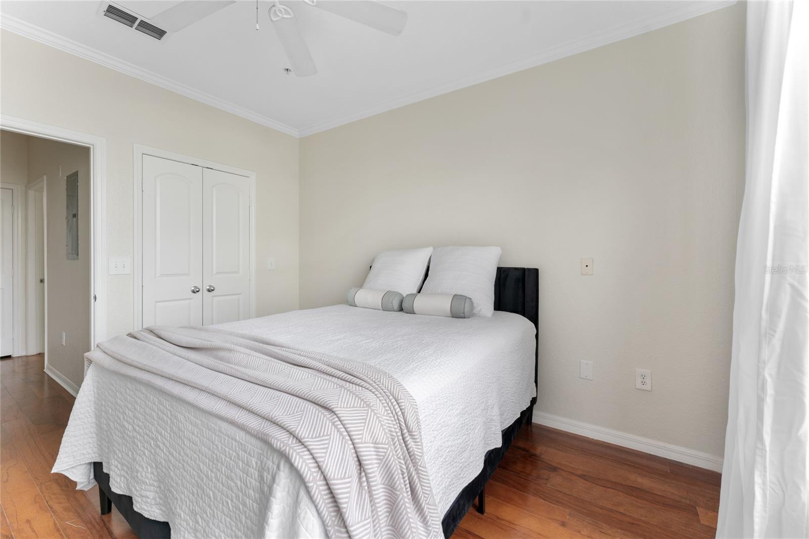 VILLA SONOMA AT INTERNATIONAL - Residential Lease