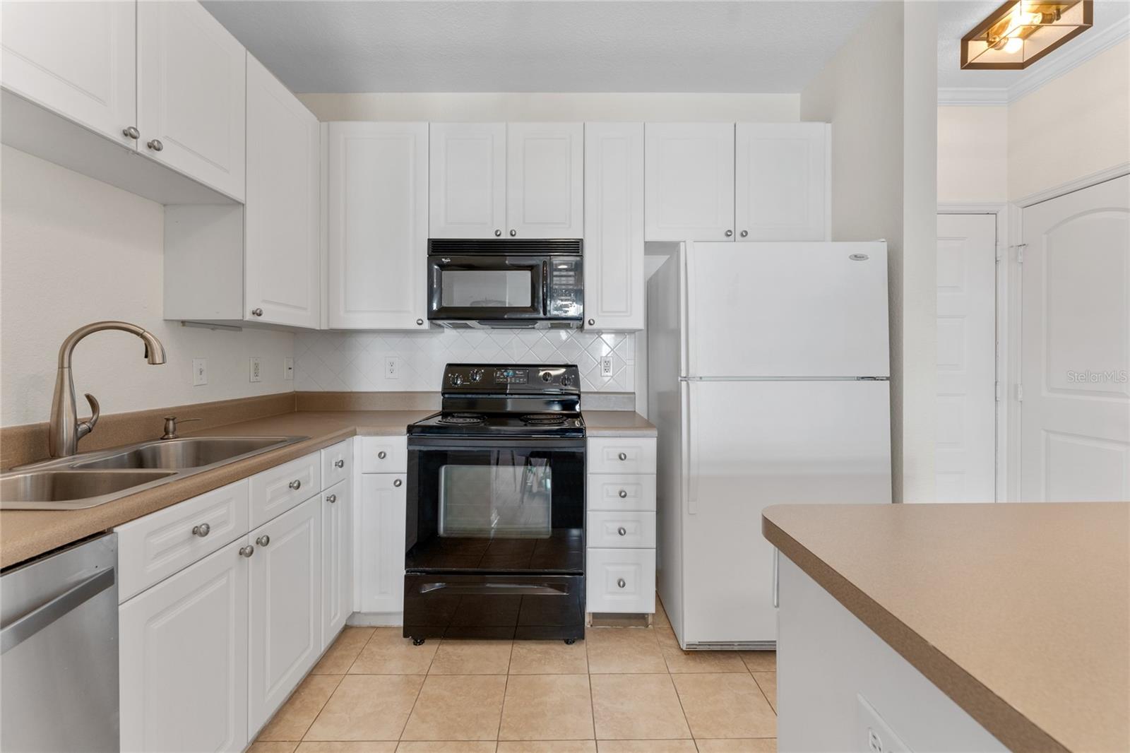 VILLA SONOMA AT INTERNATIONAL - Residential Lease