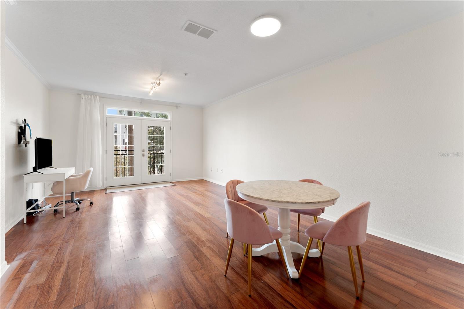 VILLA SONOMA AT INTERNATIONAL - Residential Lease