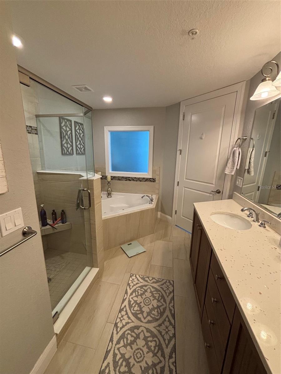 RIVERWALK CONDOMINIUMS - Residential