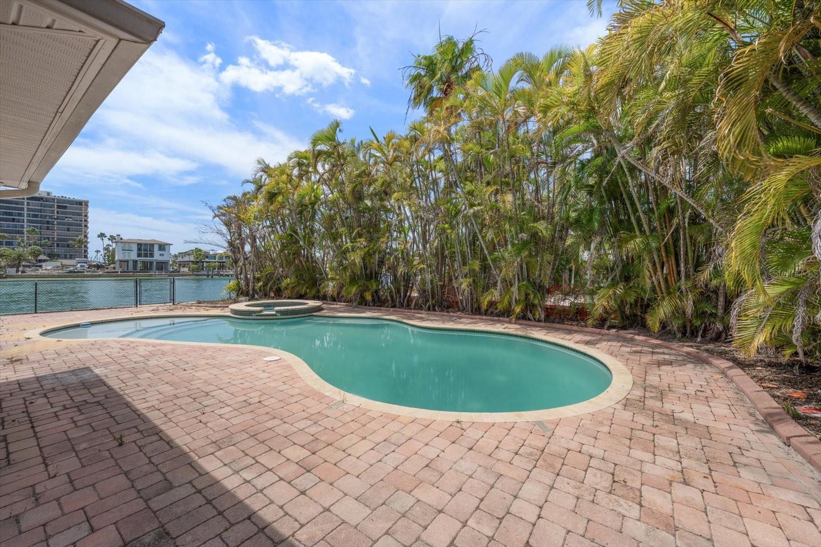 ST. PETERSBURG BEACH NORTH - Residential