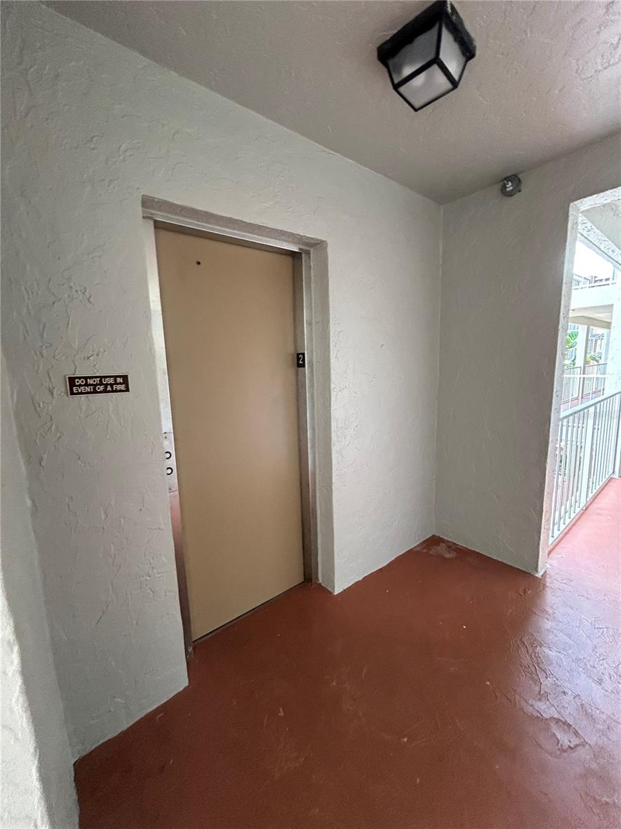 GLEN OAKS GARDEN APTS 1 - Residential