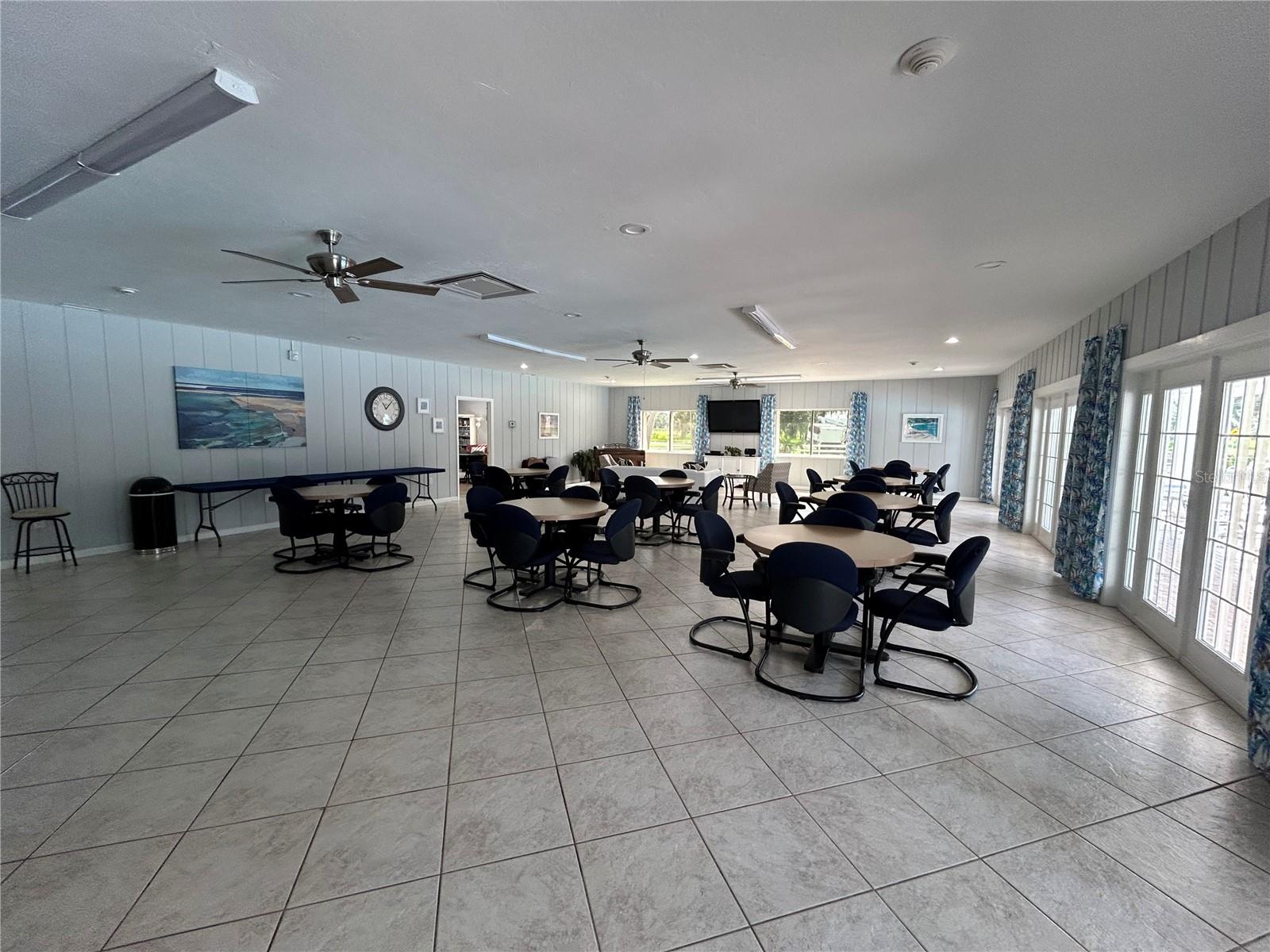 GLEN OAKS GARDEN APTS 1 - Residential