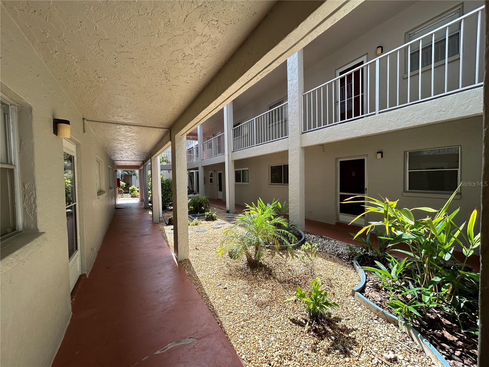1520 GLEN OAKS DRIVE E 256